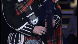 The Strathclyde Police Pipe Band  Musikschau der Nationen 2004 [upl. by Aem]