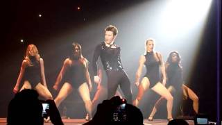 Kurt bailando Single Ladies Glee [upl. by Stultz337]