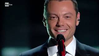 Tiziano Ferro  Potremmo ritornare LIVE  Sanremo 2017 [upl. by Cesaro856]