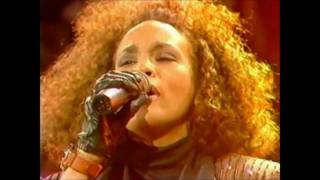 Whitney Houston live 1988  Where do Broken Hearts go HD [upl. by Fruma]