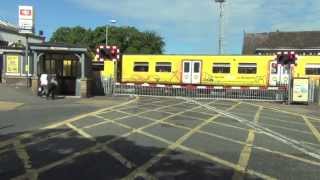 Birkdale Level Crossing [upl. by Dlorrej]