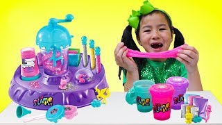 Jannie Pretend Play Making Satisfying Colorful Clear DIY Slime [upl. by Meadows323]