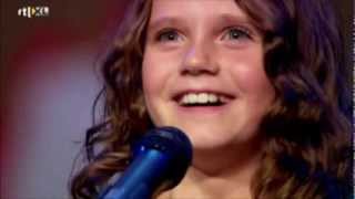 Amira Willighagen  VTM News  30 December 2013 [upl. by Leksehcey]